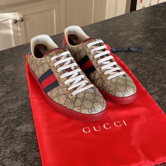 ๐ฆ Gucci Ace GG Supreme Sneakers - Picture 14 of 15